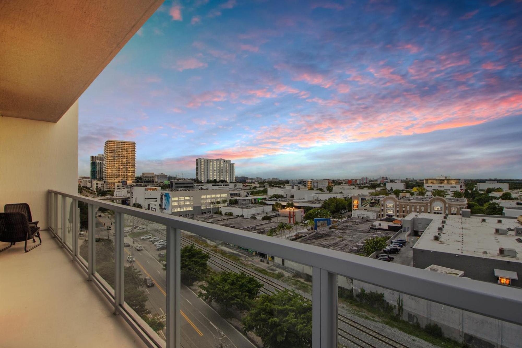 Quadro Residences By Ionica マイアミ エクステリア 写真
