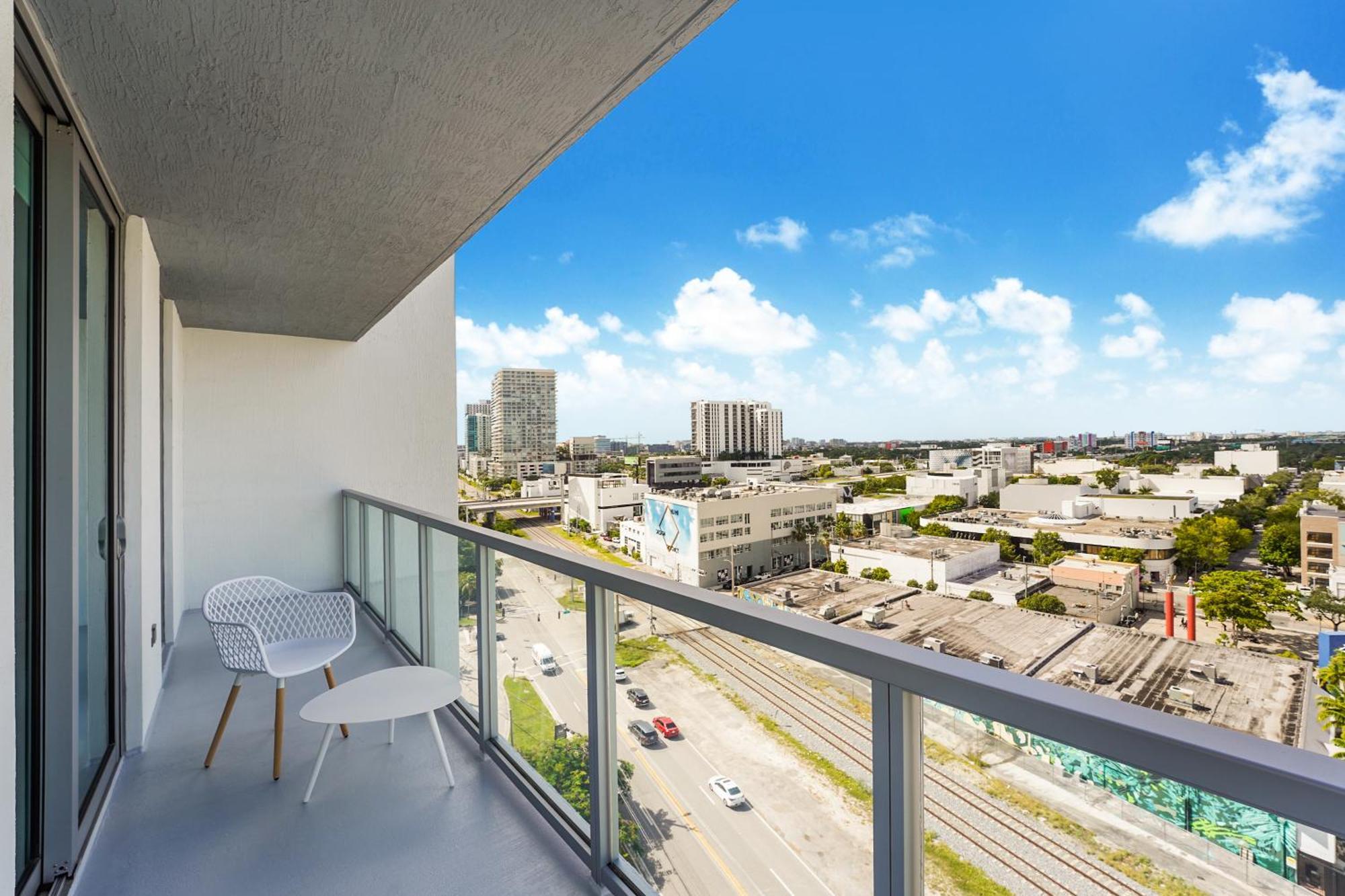 Quadro Residences By Ionica マイアミ エクステリア 写真